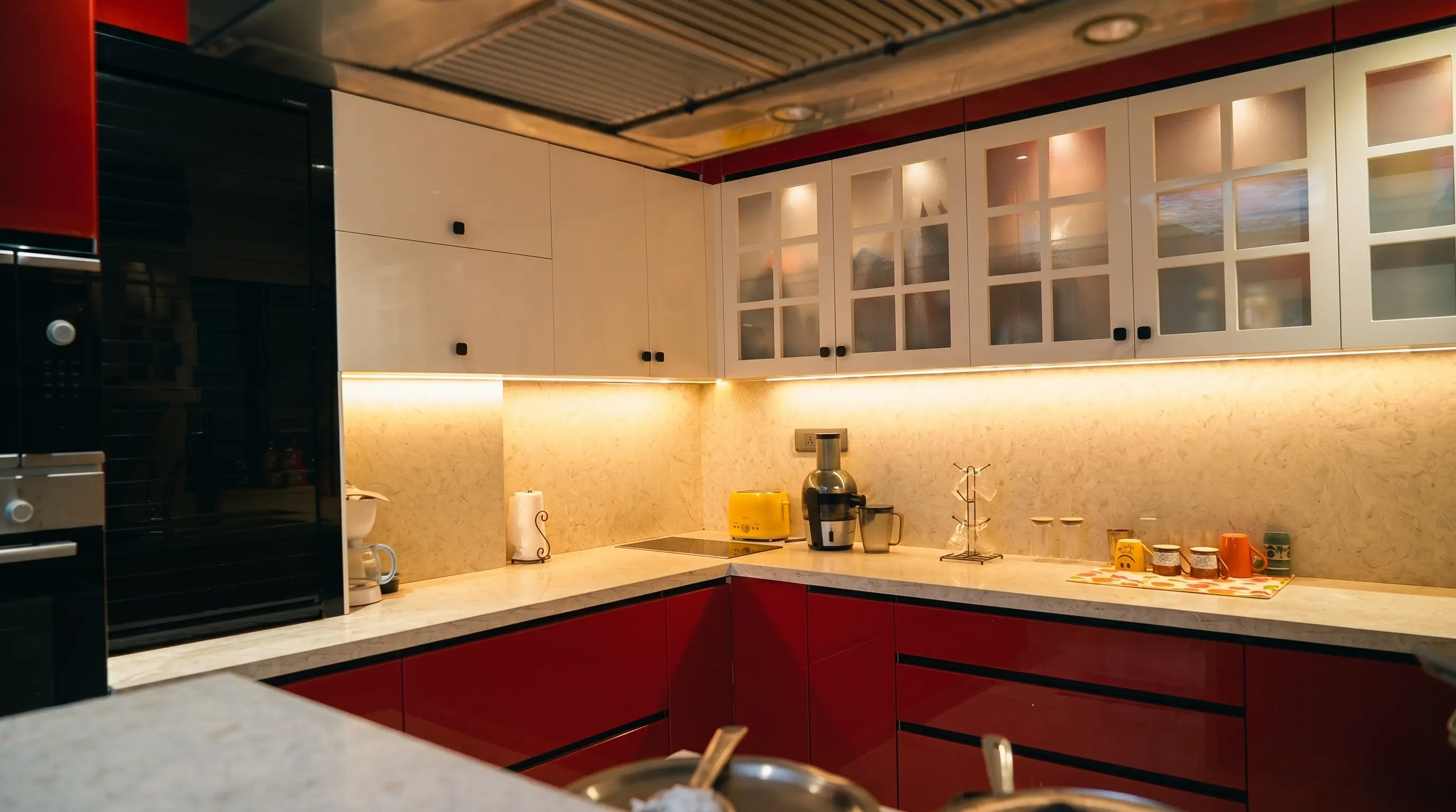 Island modular kitchen by Kitzine